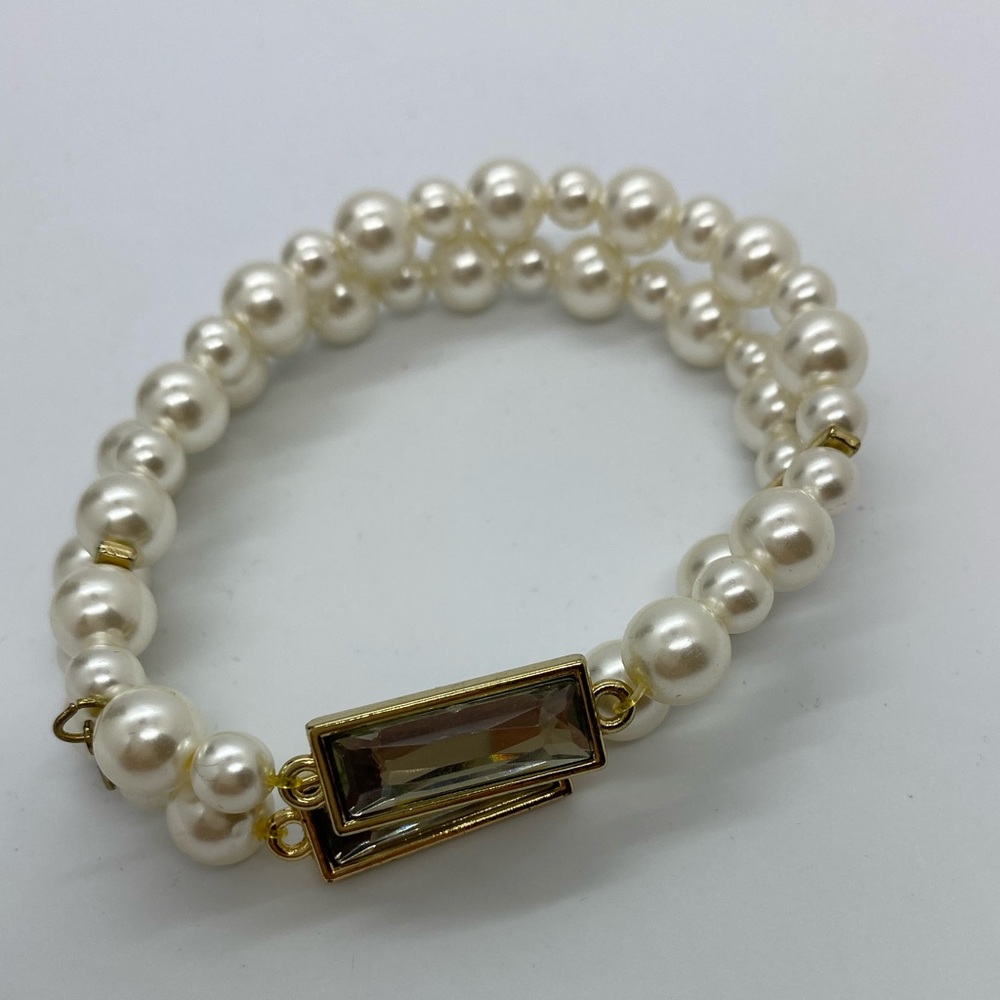 Faux pearl two strand stretch bracelet - Picture 3 of 7